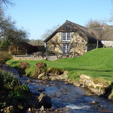 Bearslake Inn Bridestowe Esterno foto