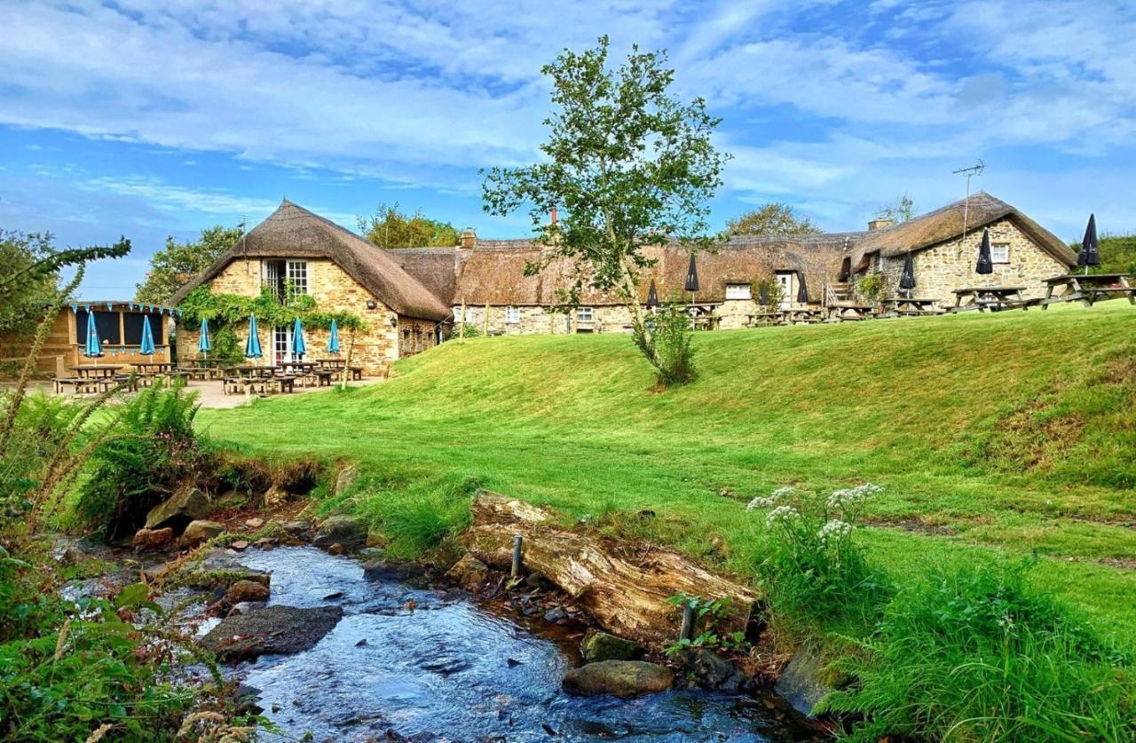 Bearslake Inn Bridestowe Esterno foto